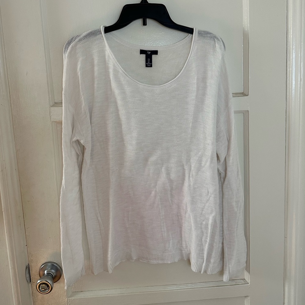 GAP white lightweight sweater top​